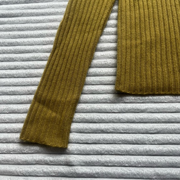 Vince Mustard Yellow Sweater - Picture 5 of 9